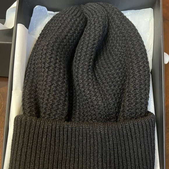 CHANEL Cashmere Black Beanie 22A - Picture 3 of 3
